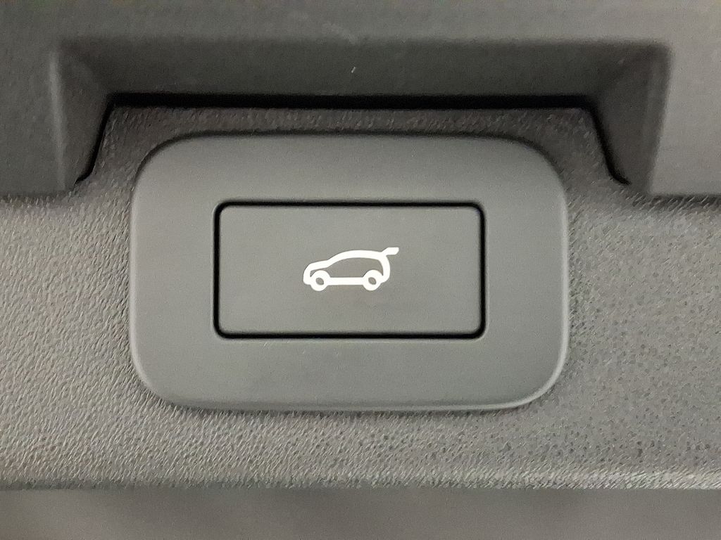 2024 Land Rover Discovery Dynamic SE 30