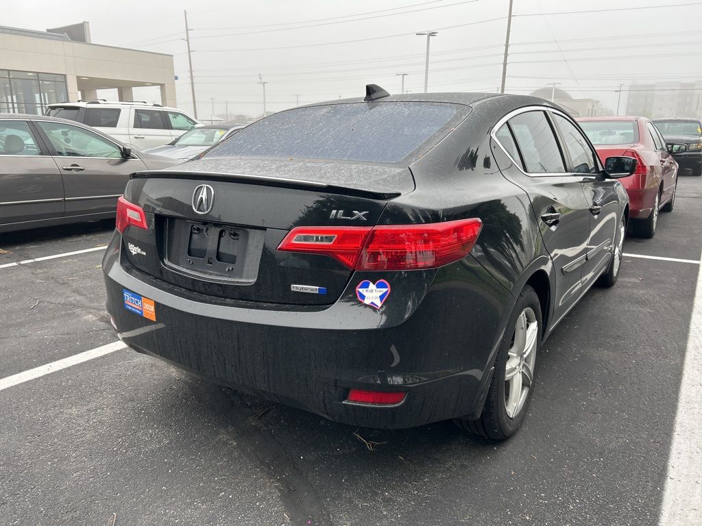 2013 Acura ILX  3
