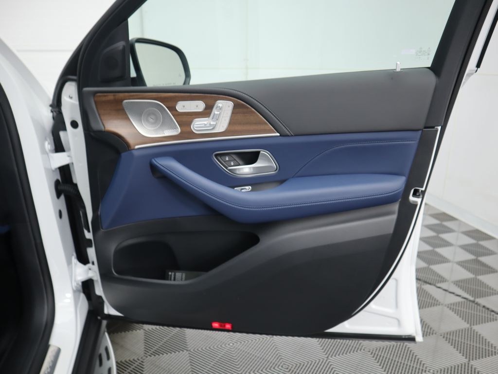 Thumbnail: 2026 Mercedes-Benz GLE - 27