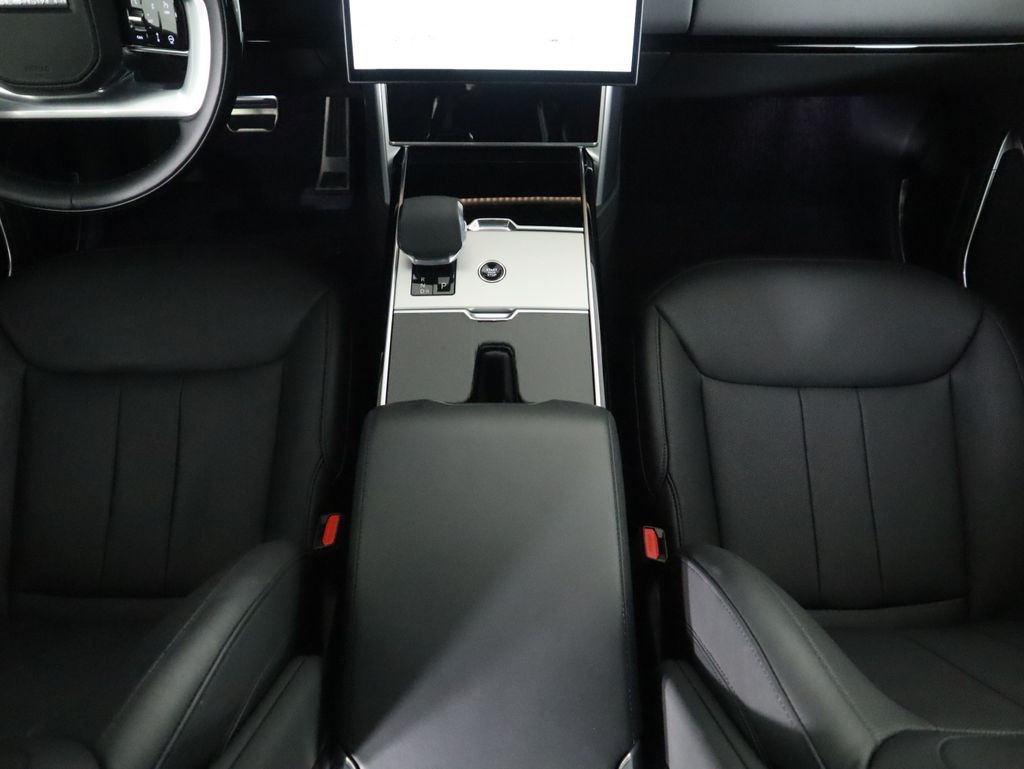 Thumbnail: 2025 Land Rover Range Rover - 17