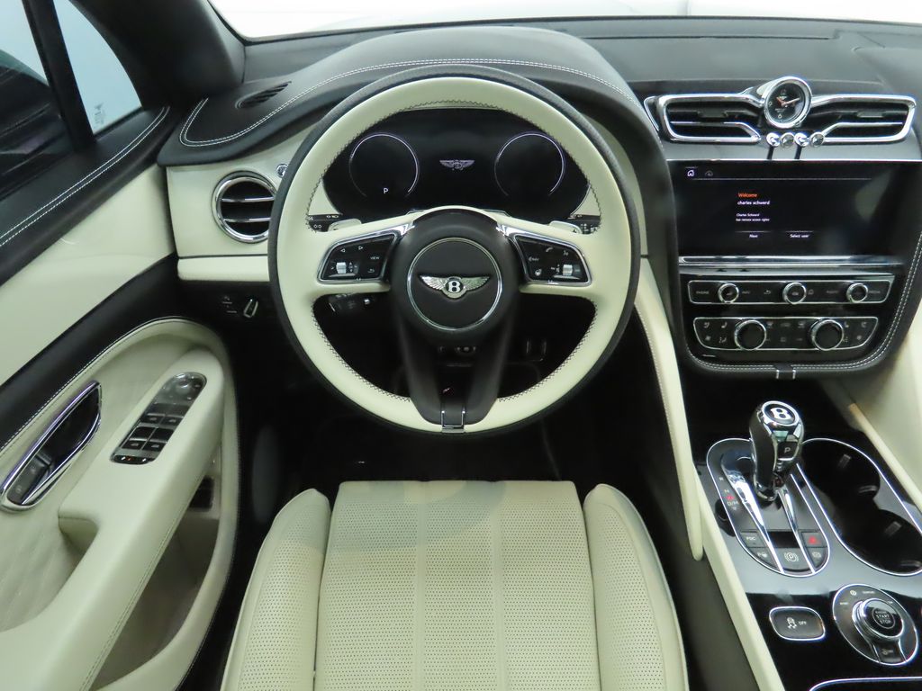 Thumbnail: 2023 Bentley Bentayga - 10