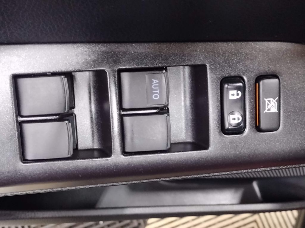 2018 Toyota RAV4 Hybrid XLE