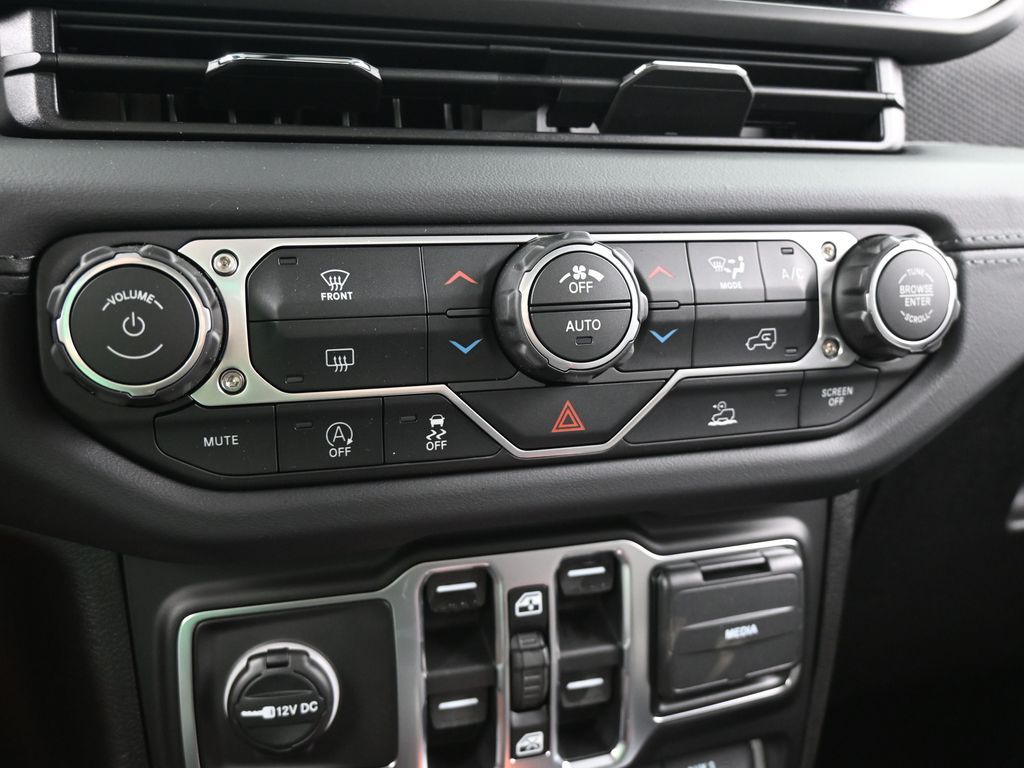 New 2026 reign Jeep Mojave image 20