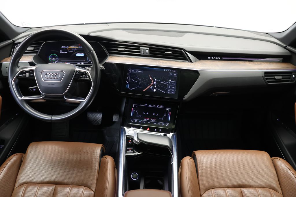 Thumbnail: 2019 Audi e-tron - 16