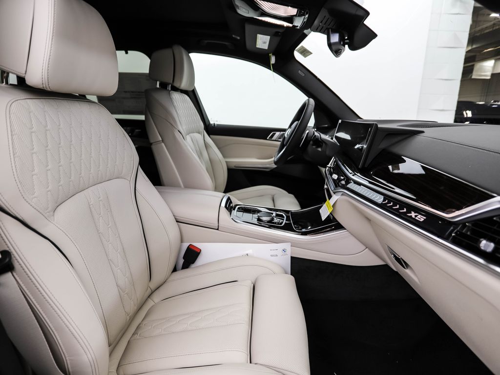 Thumbnail: 2026 BMW X5 - 31