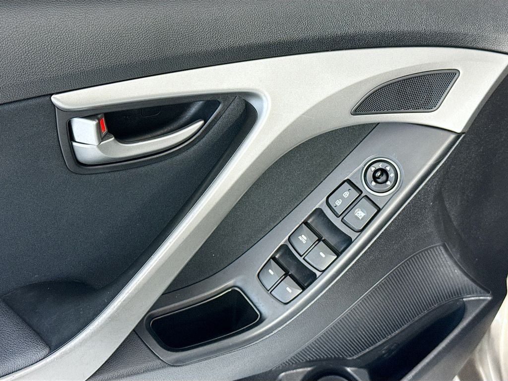 Thumbnail: 2015 Hyundai Elantra - 23