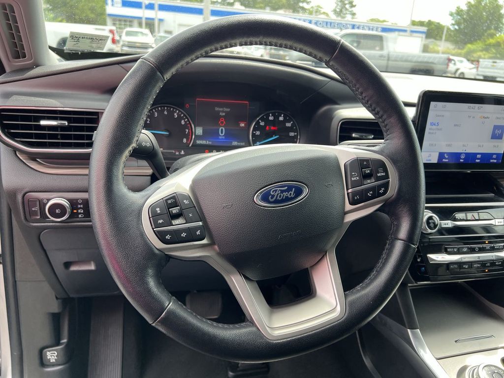 2023 Ford Explorer Limited photo