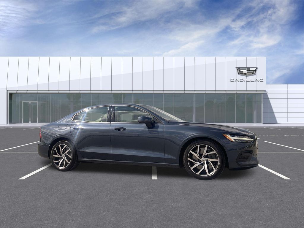 Denim Blue Metallic 2019 Volvo S60 T6 Momentum AWD Sedan All-Wheel Drive Automatic