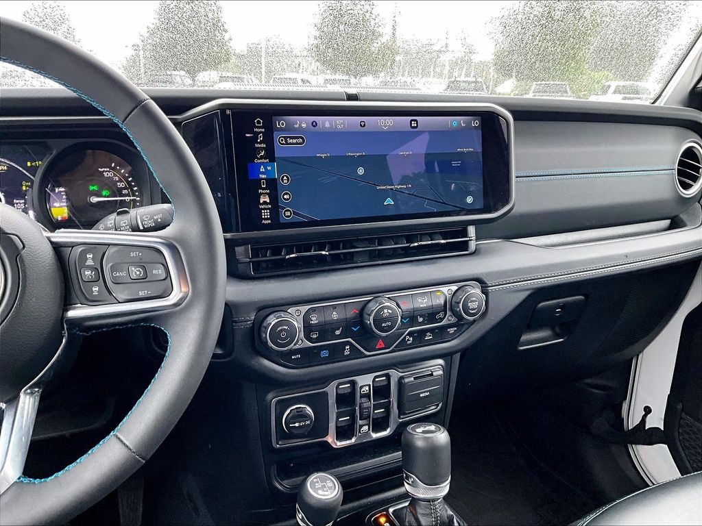 2024 Jeep Wrangler — photo 18