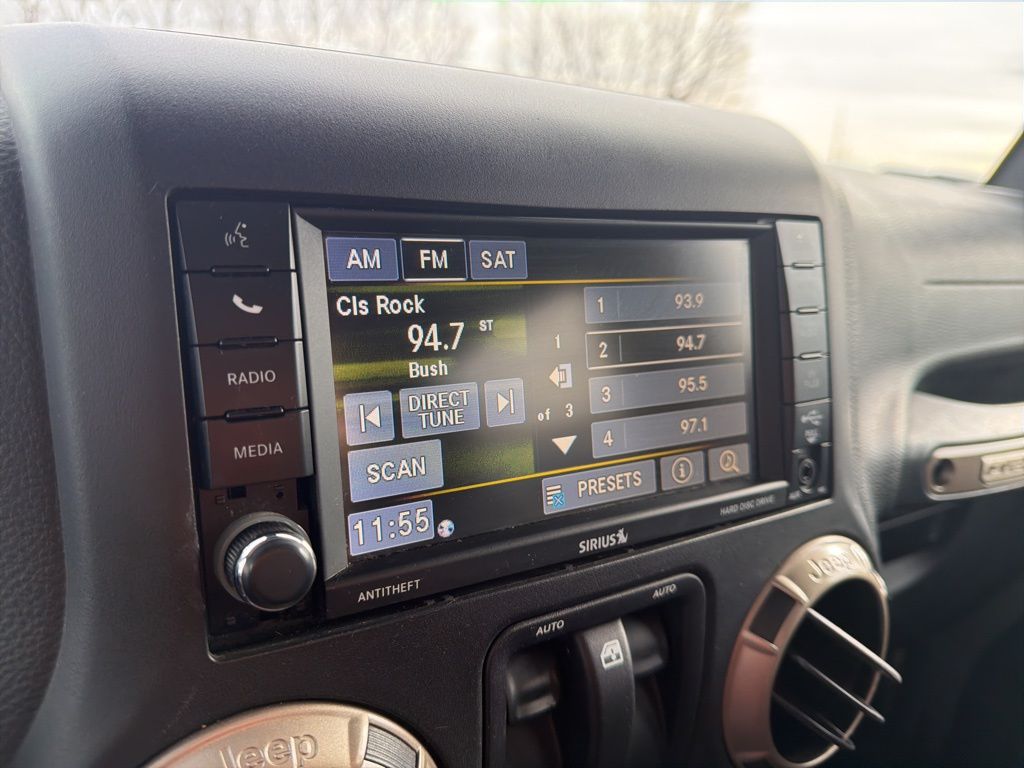 Thumbnail: 2017 Jeep Wrangler - 23