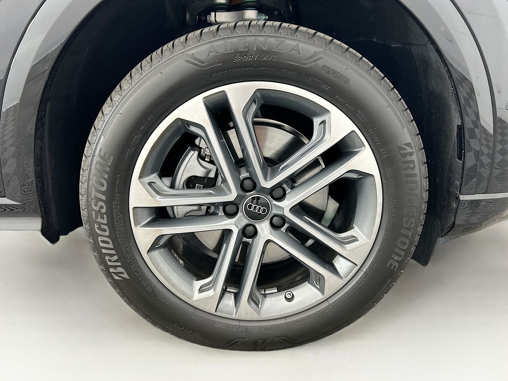 Thumbnail: 2025 Audi Q5 - 31