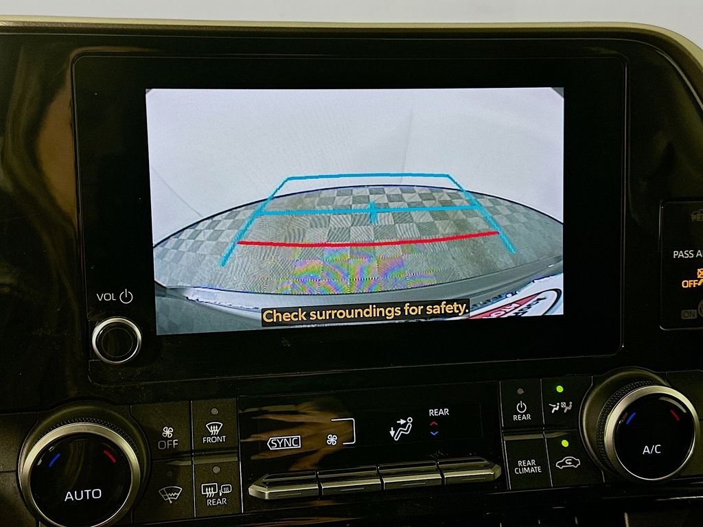 Thumbnail: 2023 Toyota Highlander - 14