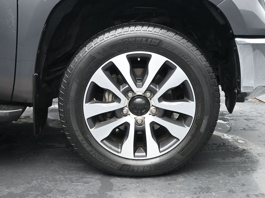 2018 Toyota Tundra Limited 5.7L V8