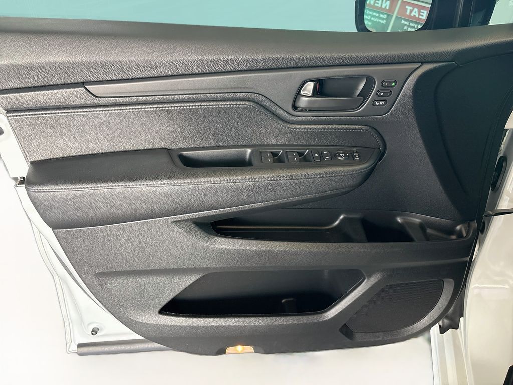 Thumbnail: 2023 Honda Odyssey - 25