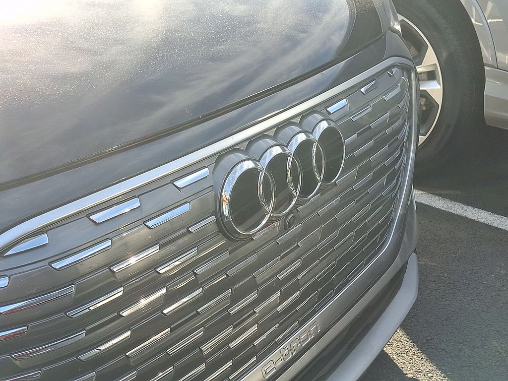 Thumbnail: 2023 Audi Q4 e-tron - 3