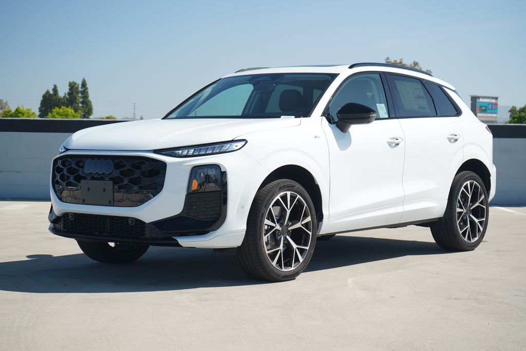 Thumbnail: 2026 Audi Q3 - 1