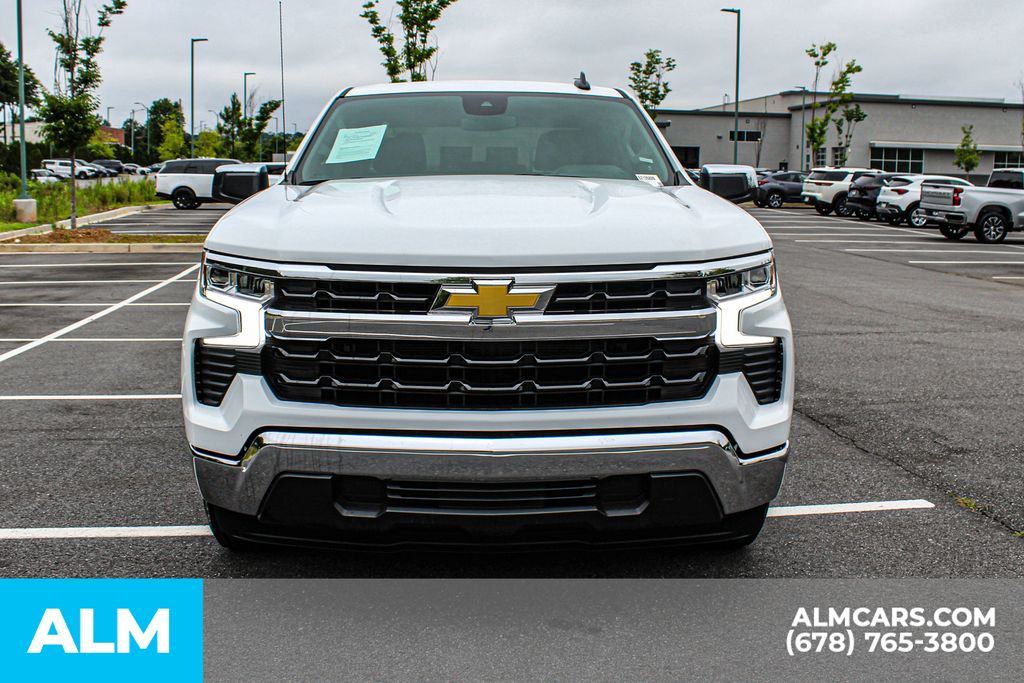 Used 2025 White Chevrolet LT image 10