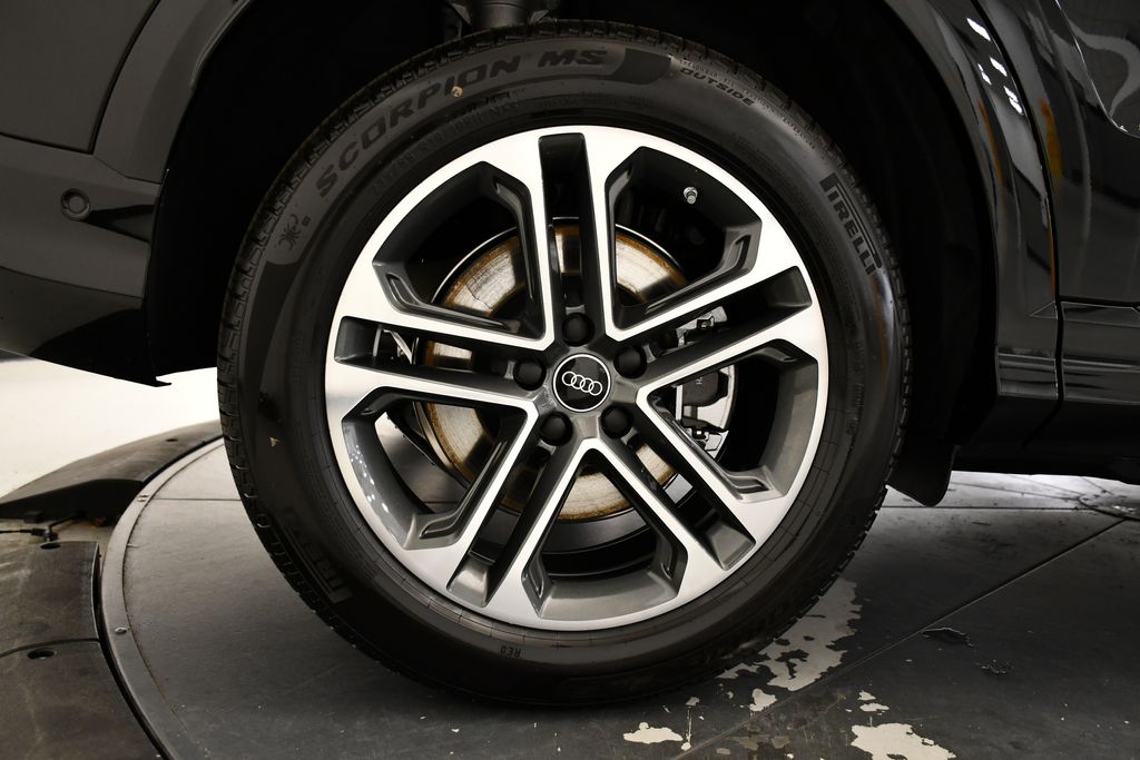 Thumbnail: 2025 Audi Q5 - 15