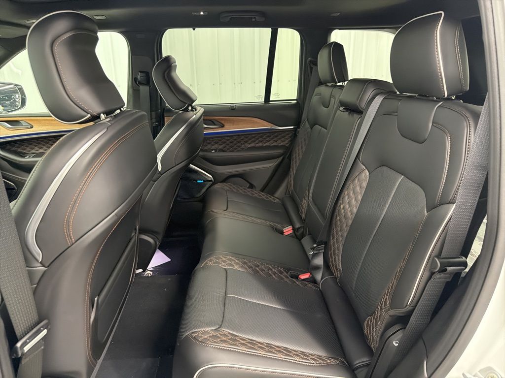 2026 Jeep Grand Cherokee Summit - 11