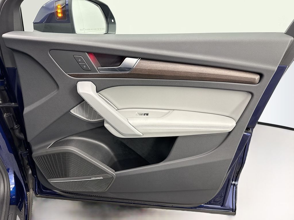 Thumbnail: 2025 Audi Q5 - 24