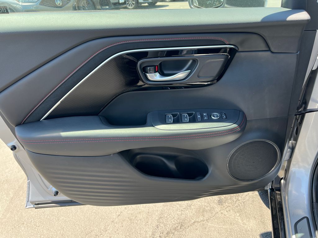 Thumbnail: 2025 Acura ADX - 11