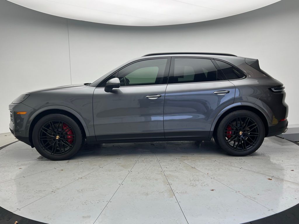 Thumbnail: 2024 Porsche Cayenne - 2