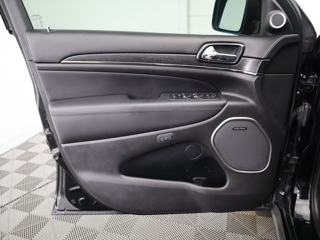 Thumbnail: 2020 Jeep Grand Cherokee - 25