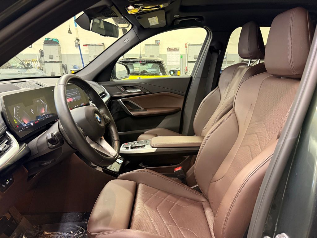 Thumbnail: 2025 BMW X1 - 12