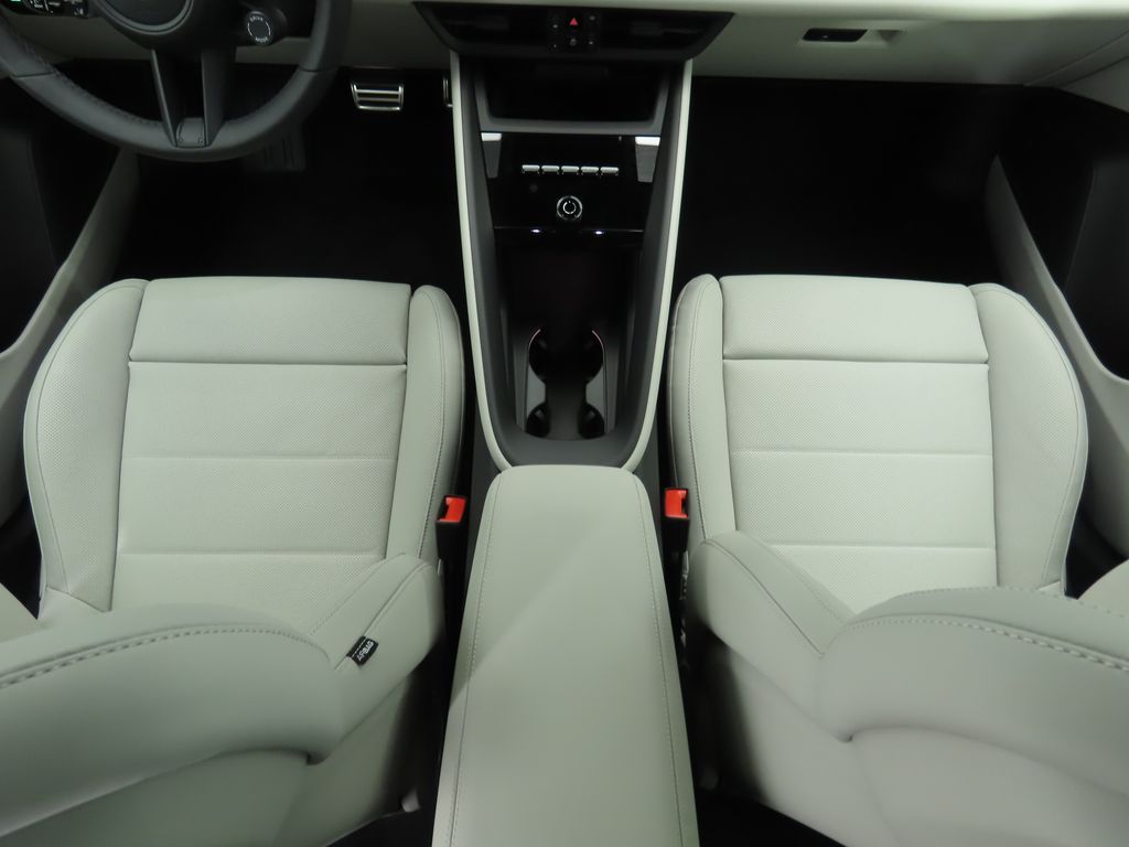 Thumbnail: 2025 Porsche Macan - 18