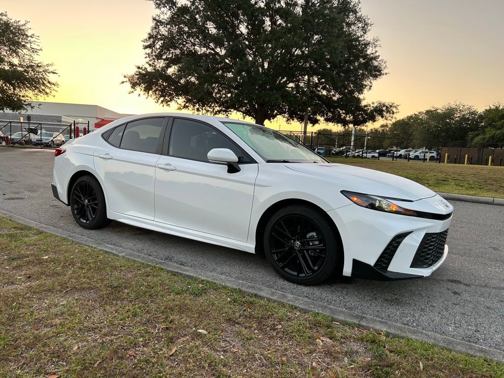 2025 Toyota Camry SE 7