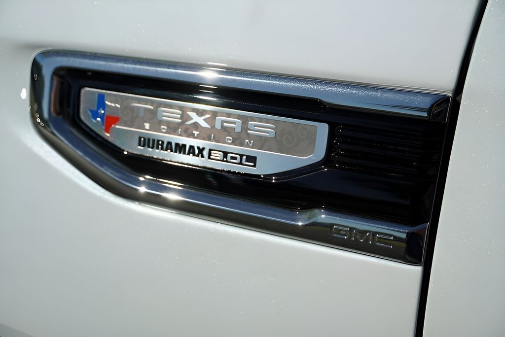 New 2026 White GMC SLT image 10