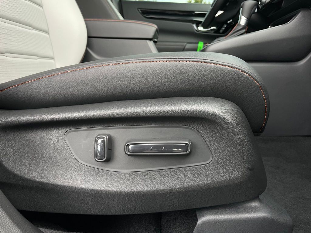 Thumbnail: 2027 Honda CR-V - 32