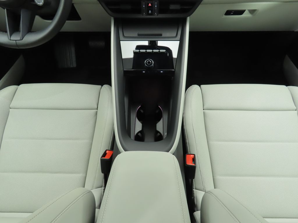 2024 Porsche Macan T 19