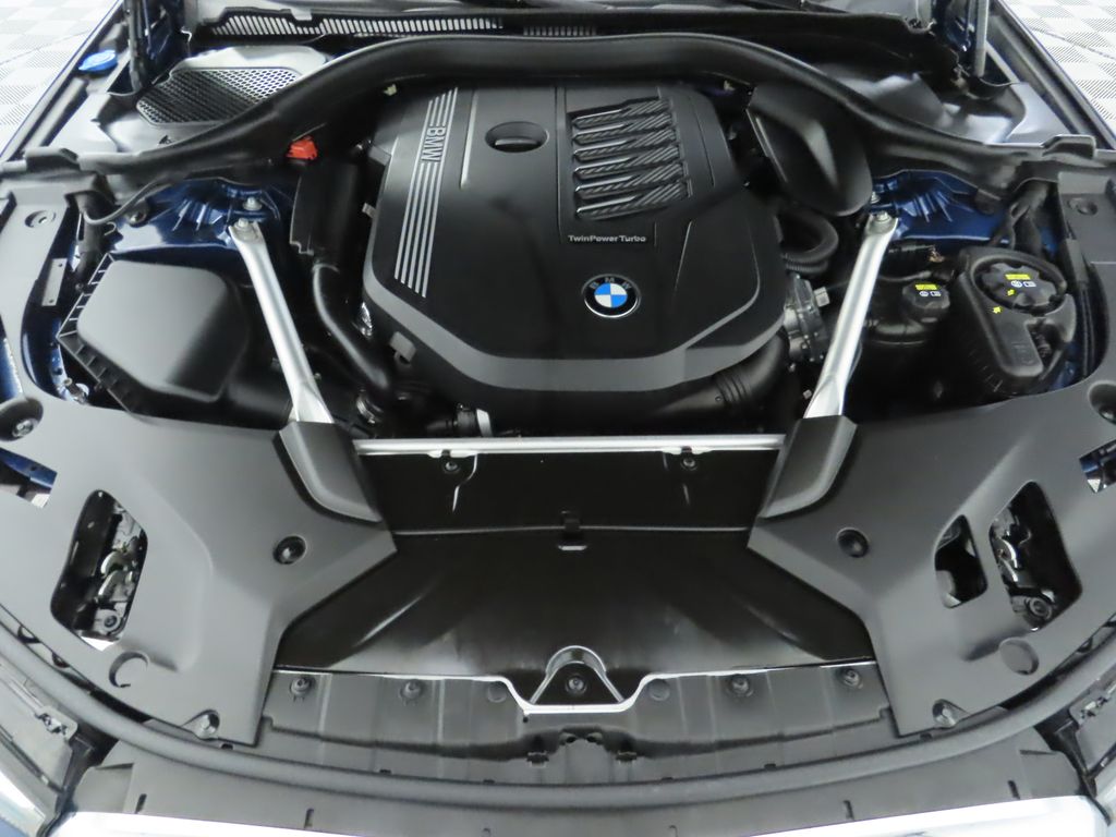 Thumbnail: 2023 BMW 5 Series - 30