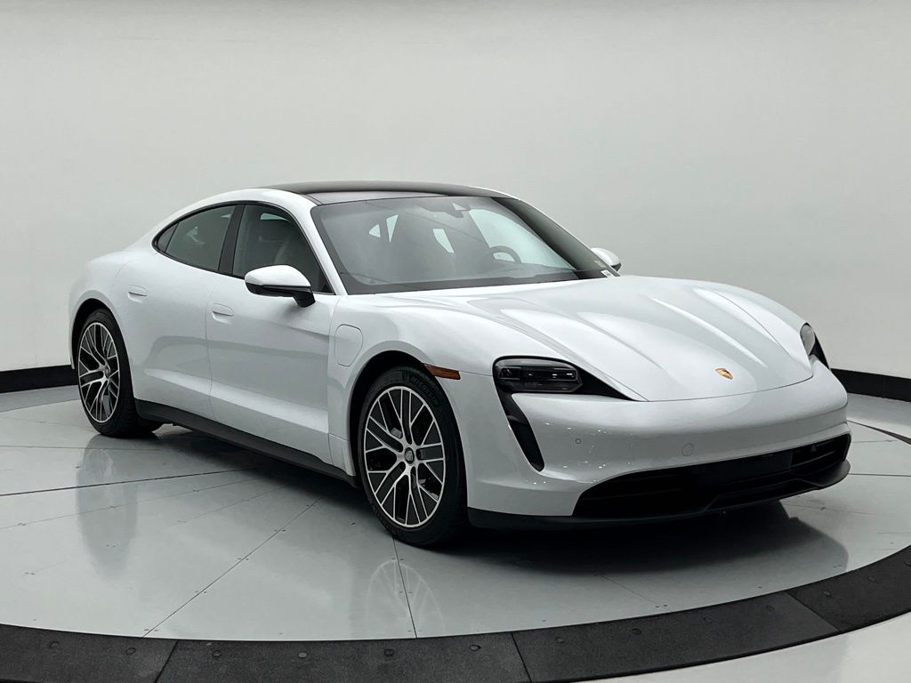 Thumbnail: 2022 Porsche Taycan - 9