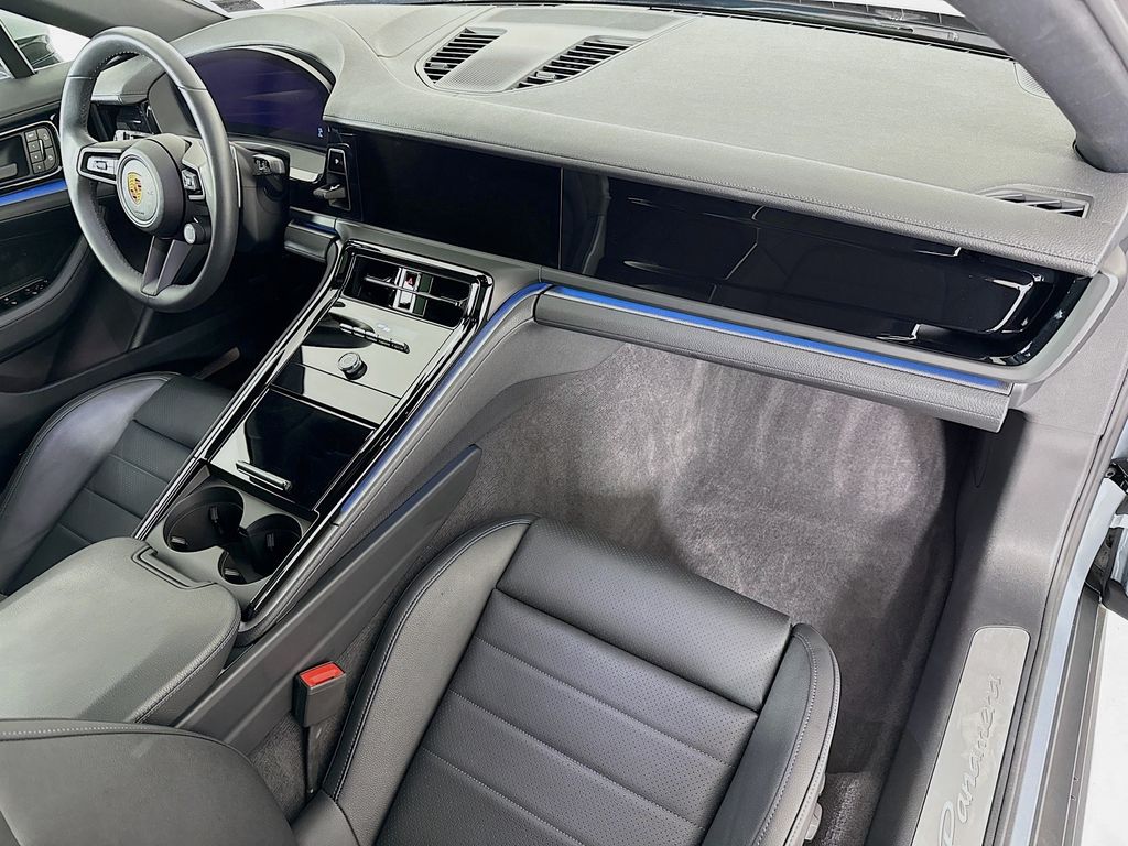 Thumbnail: 2025 Porsche Panamera - 19