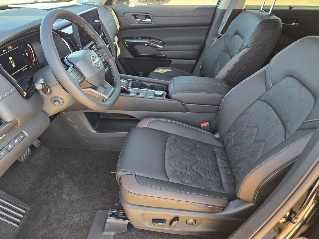 2026 Nissan Pathfinder Platinum - 7