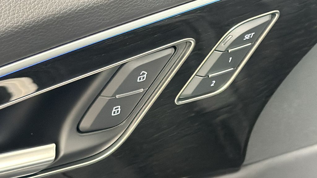 Thumbnail: 2025 Audi Q7 - 26