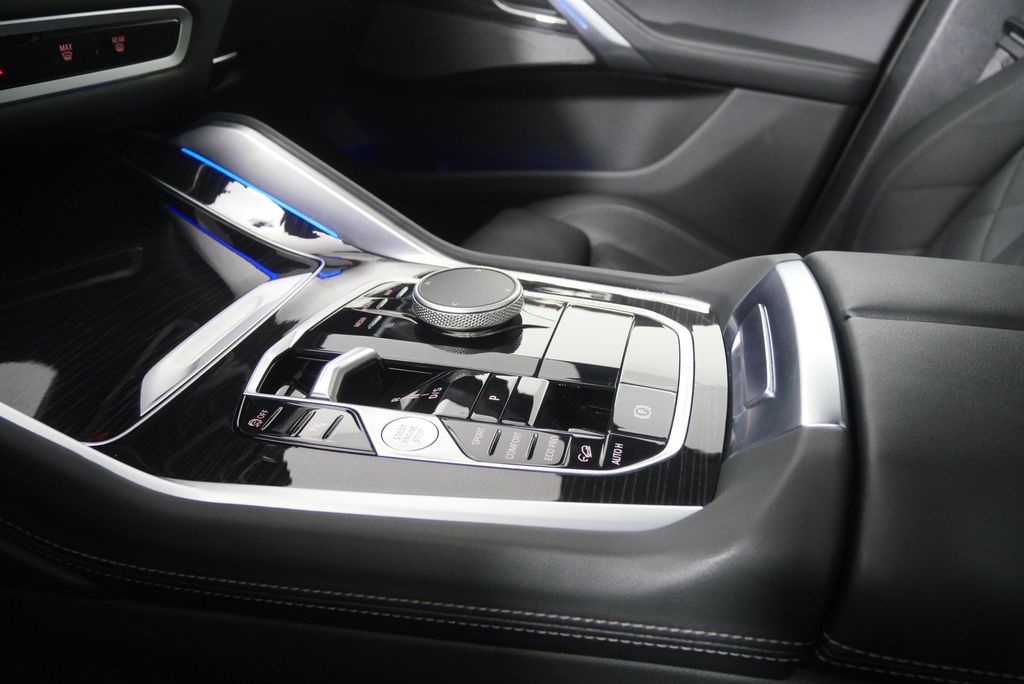 Thumbnail: 2025 BMW X6 - 24