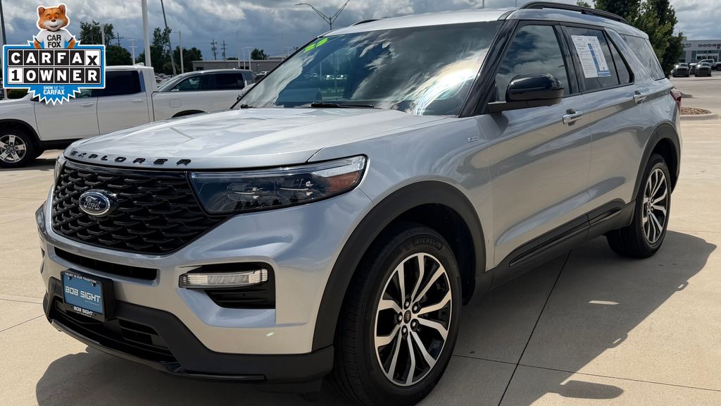 2023 Ford Explorer ST-LINE 4WD's photo