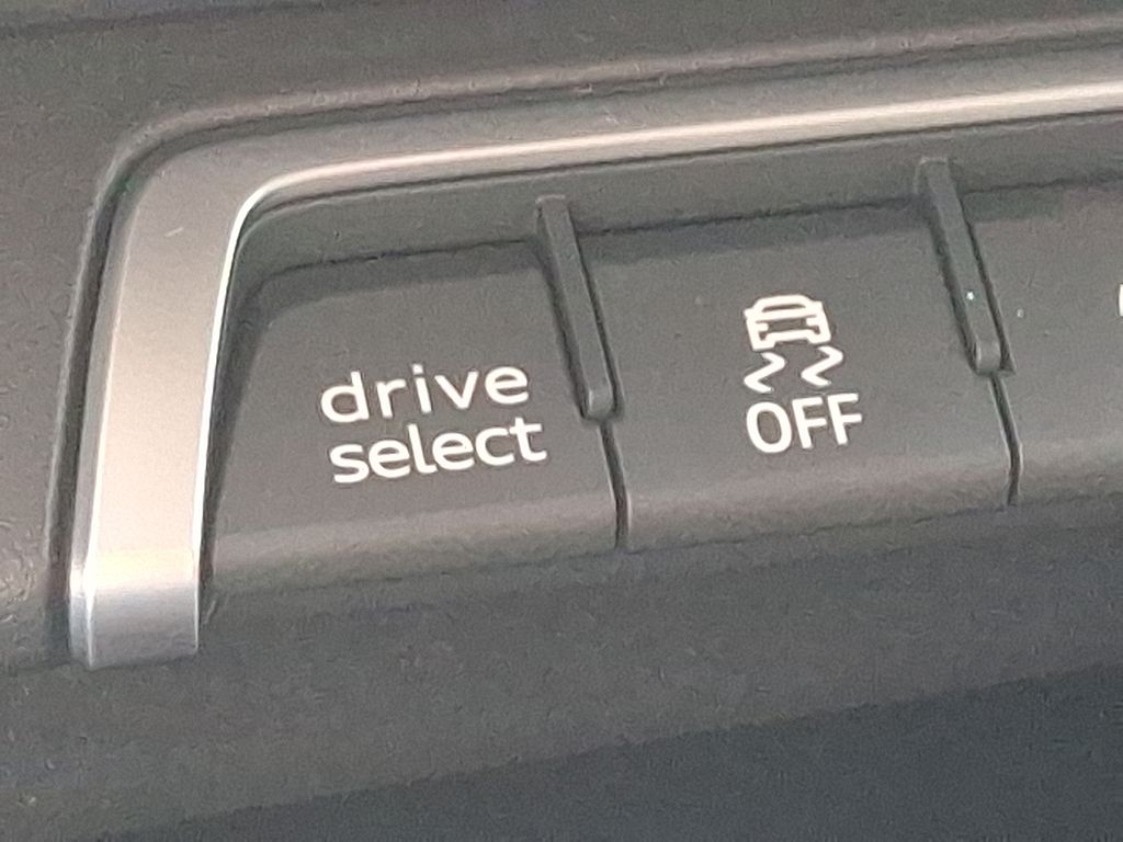 Thumbnail: 2026 Audi Q3 - 19