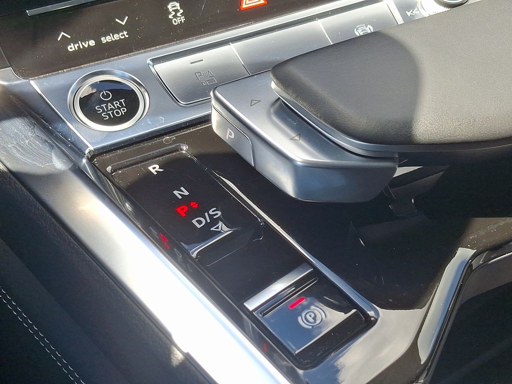 2024 Audi Q8 e-tron Premium Plus 15