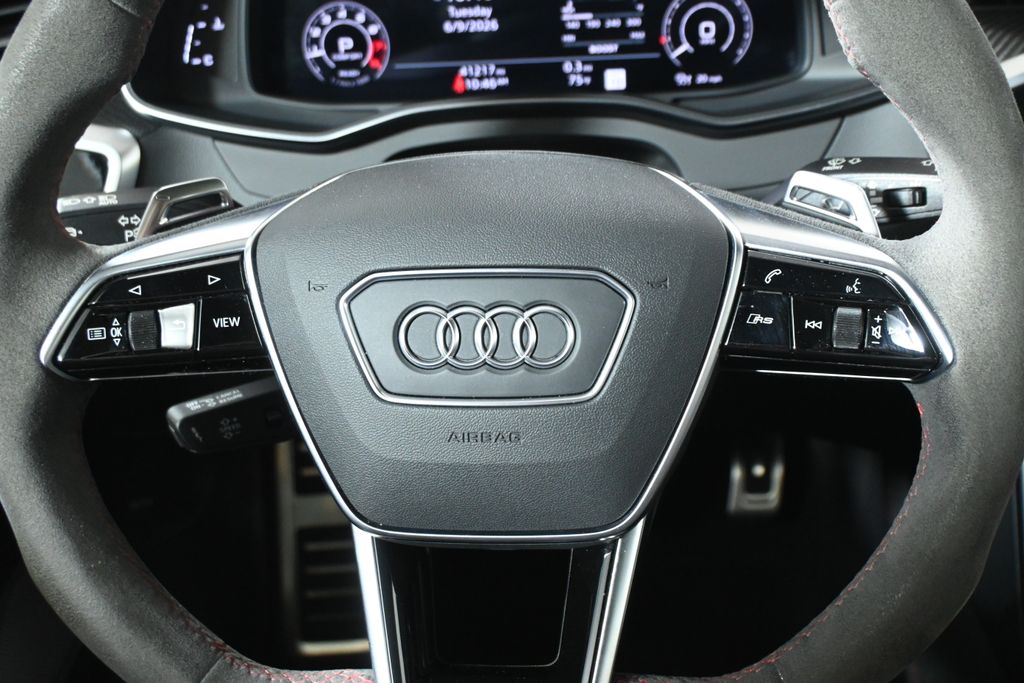 Thumbnail: 2023 Audi RS 6 - 19