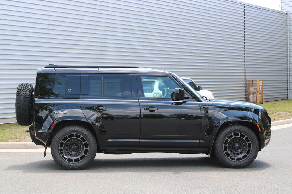 New 2026 Land Rover Defender 110 OCTA Black 4D Sport Utility in