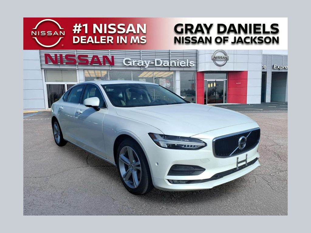  2018 Volvo S90 T5 Momentum   