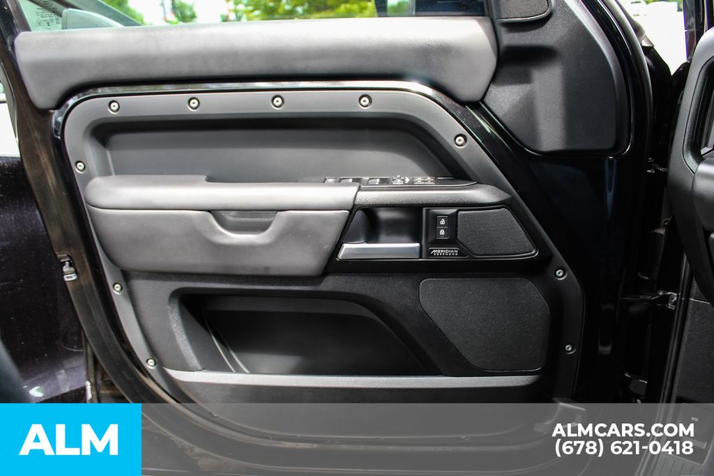 Used 2025 Black Land Rover X image 37