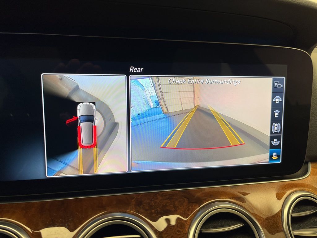 Thumbnail: 2019 Mercedes-Benz E-Class - 19