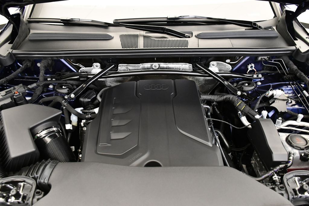 Thumbnail: 2025 Audi Q5 - 11