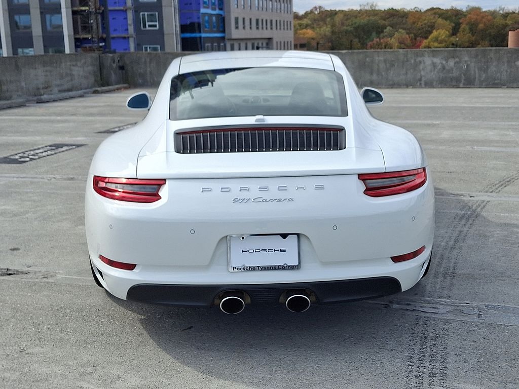 Thumbnail: 2017 Porsche 911 - 9