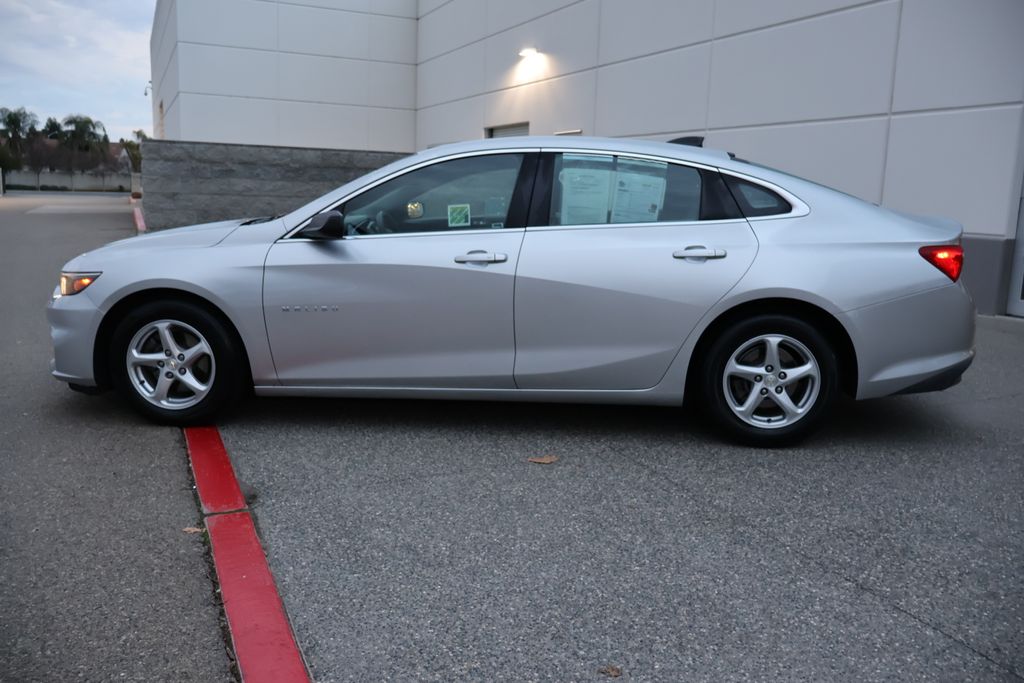 2016 Chevrolet Malibu LS 8